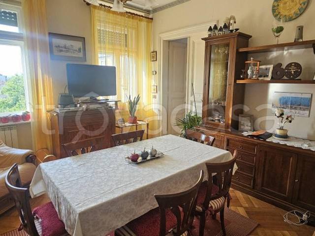 Vendesi quadrilocale a Trieste via della Raffineria, 1, Largo Barriera Ospedale Maggiore