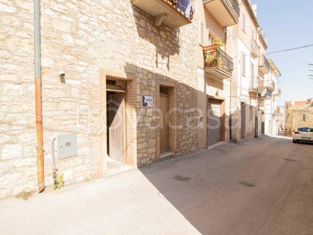 Vendesi quadrilocale a Volturino via Principe Umberto