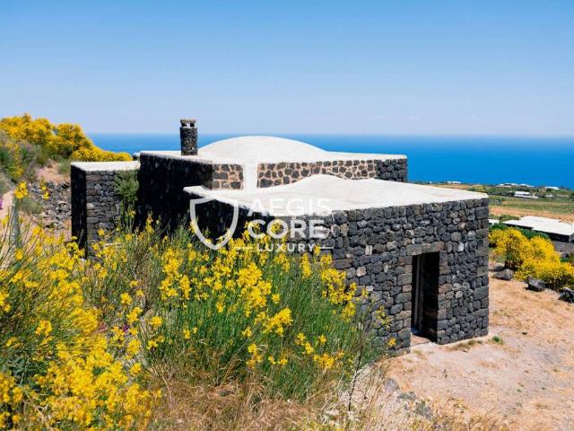 Vendesi residenziale a Pantelleria via Cuddia Mueggen, 1