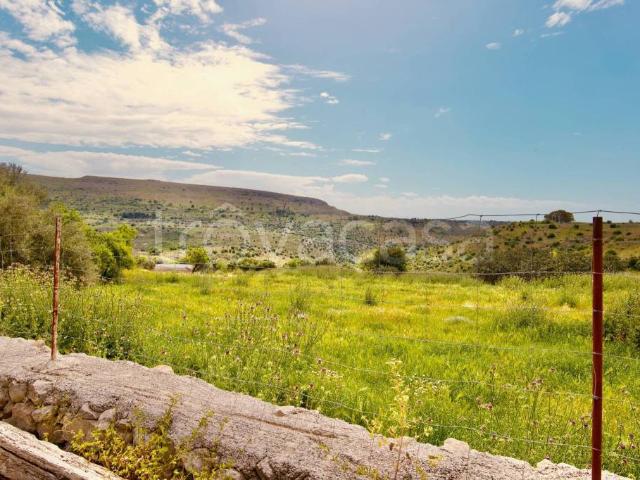 Vendesi residenziale a Ragusa, Zona Industriale