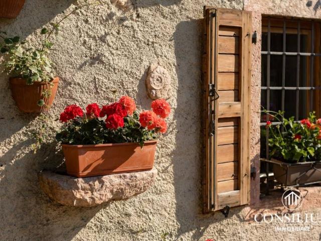 Vendesi villa singola a Trento via Santi Cosma e Damiano, Vela