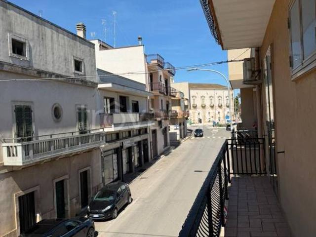 Vendesi stabile a Turi via Conversano, 17