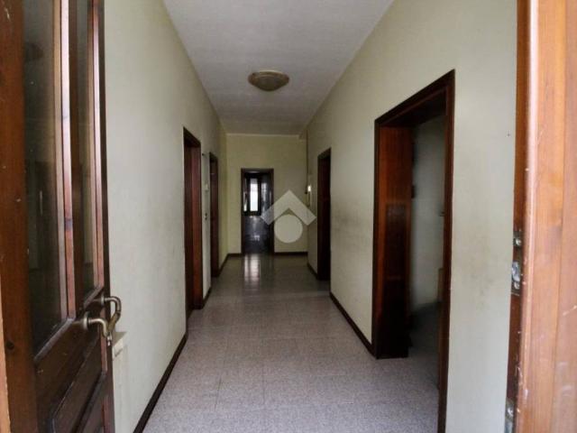 Vendesi stabile/palazzo a Caorle via del Gambero, 19