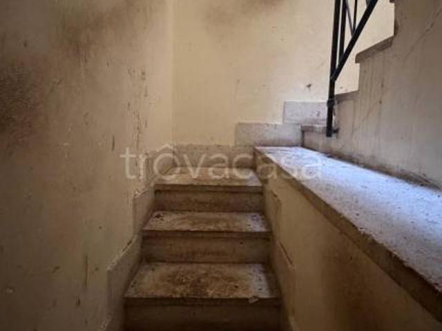 Vendesi stabile/palazzo a Bagheria via Paterna, 5