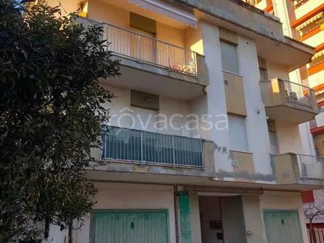 Vendesi stabile/palazzo a Montesilvano via Lavino, 6