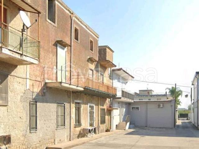 Vendesi stabile/palazzo a Marigliano via Masseria Catuozzo