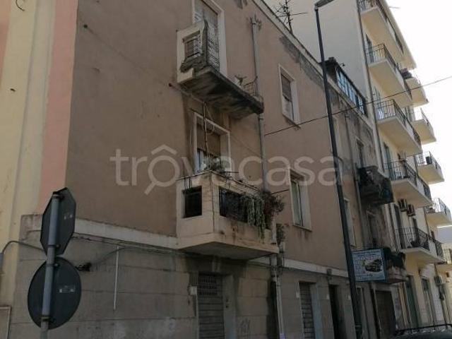 Vendesi stabile/palazzo a Reggio di Calabria via Giuseppe Mazzini, 9, Centro Storico