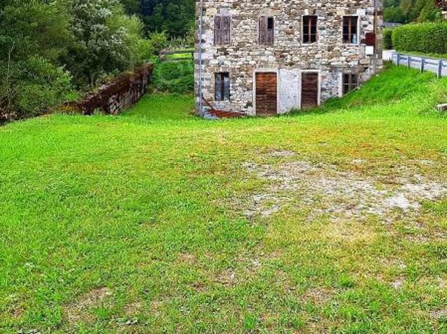 Vendesi stabile/palazzo a Val di Zoldo via Ciamber