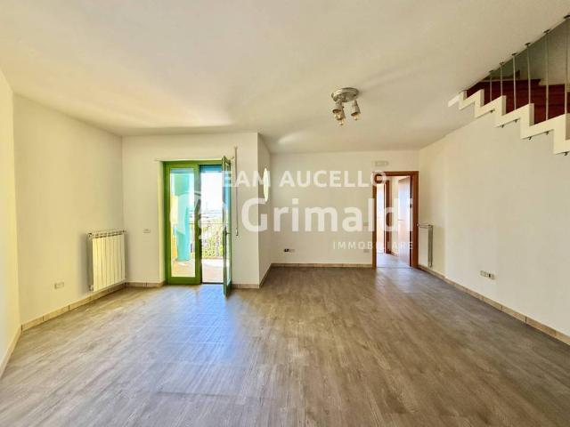 Vendesi trilocale a Battipaglia via Chiusa del Bosco, 16B