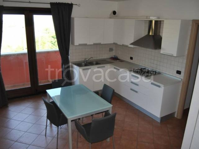 Vendesi trilocale a Castellinaldo d'Alba via Regina Margherita, 23