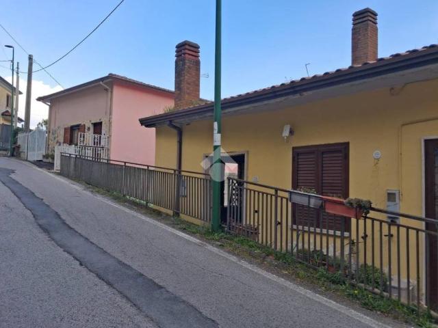 Vendesi trilocale a Capriglia Irpina via Marzano, 22