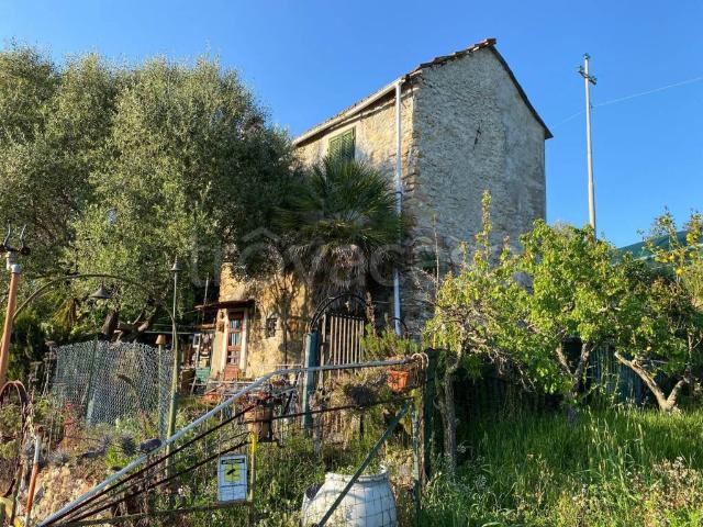 Vendesi trilocale a Diano San Pietro corso Luigia Saguato, 19