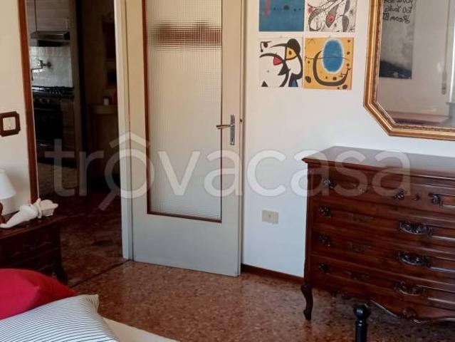 Vendesi trilocale a Parma, Ospedale Volturno