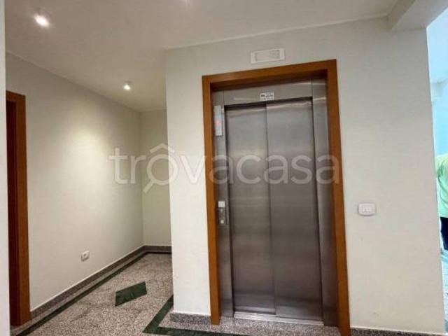 Vendesi trilocale a Pescara via Raffaello Sanzio, 57, Viale Bovio Piazza Duca degli Abruzzi