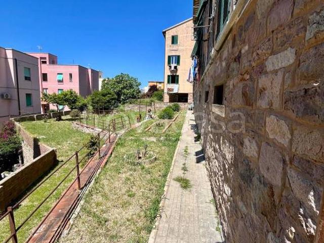 Vendesi trilocale a Piombino via Amedeo Modigliani