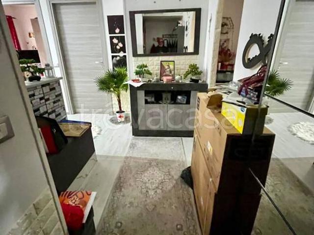 Vendesi trilocale a Roma via Cabiate, 21, Valle Muricana