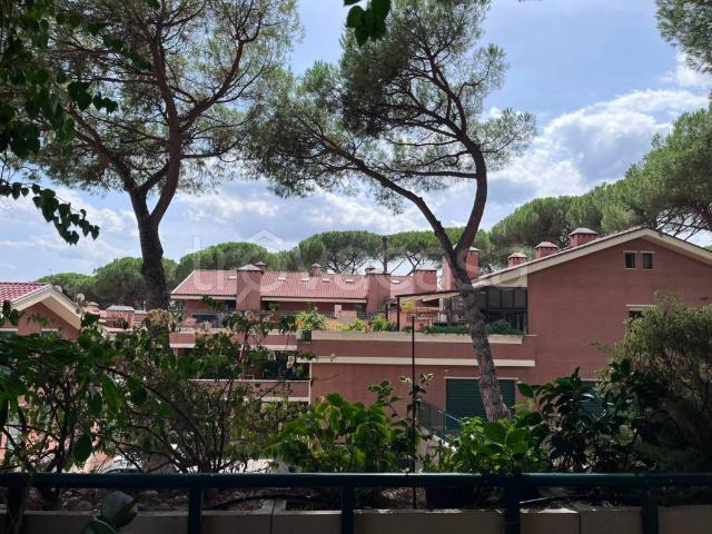 Vendesi trilocale a Roma via Crisopoli, Grottarossa Saxa Rubra