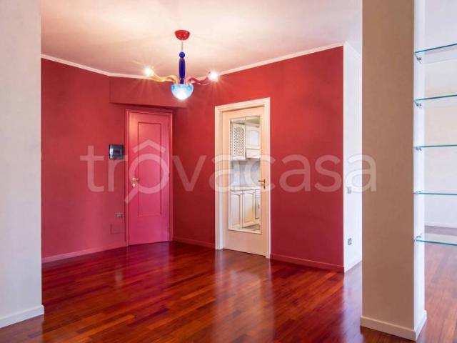 Vendesi trilocale a Stresa via Selvalunga 8