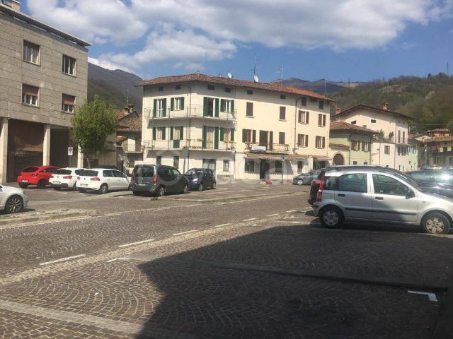 Vendesi trilocale a Sarezzo piazza Cesare Battisti