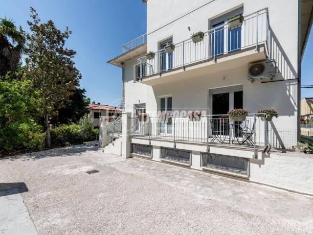 Vendesi trilocale a Sirolo via Maratta