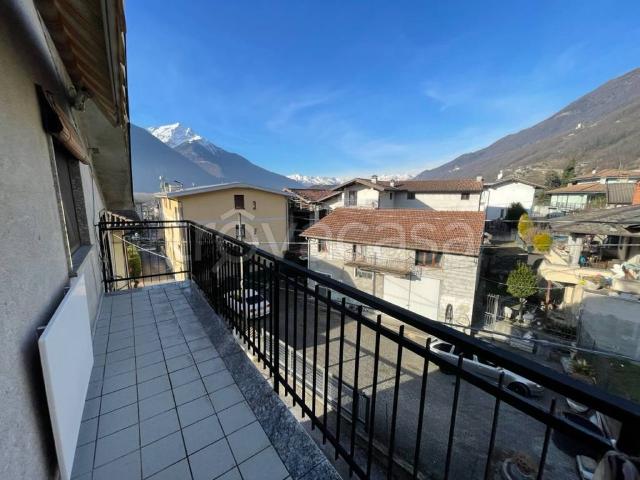 Vendesi trilocale a Traona via Valeriana