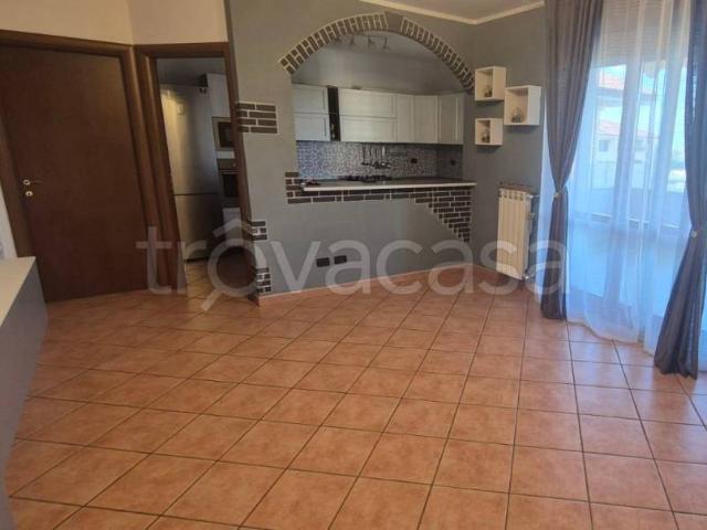Vendesi trilocale a Trecate via Garzoli, 8