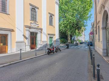 Vendesi trilocale a Trieste piazza Cornelia Romana, Città Vecchia