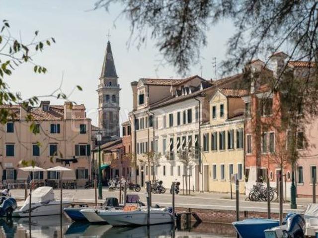 Vendesi trilocale a Venezia via Doge Teodato, 11B, Malamocco