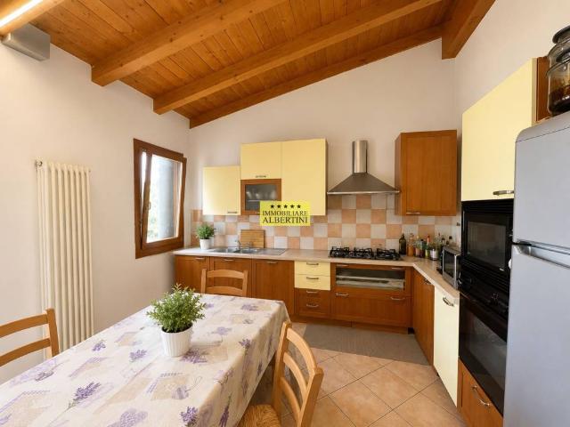 Vendesi trilocale a Villafranca di Verona via Nino Bixio, 290
