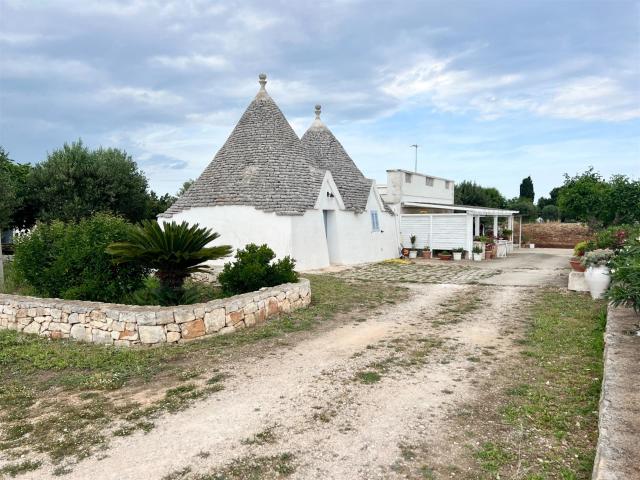 Vendesi Trulli con Casolare 115m² Cisternino