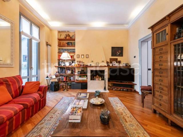 Vendesi villa a schiera a Milano via Gaetano Previati, De Angeli