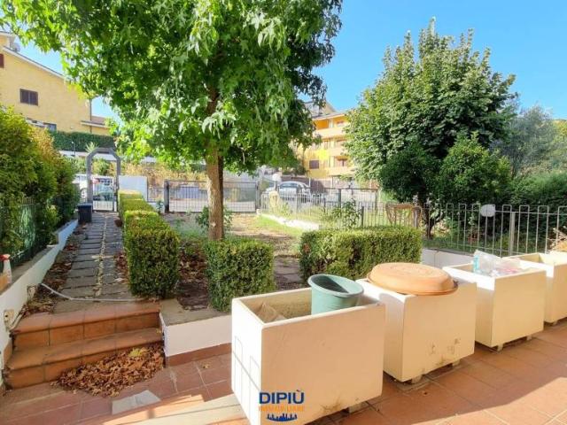 Vendesi villa a schiera a Montalto Uffugo via Salerni