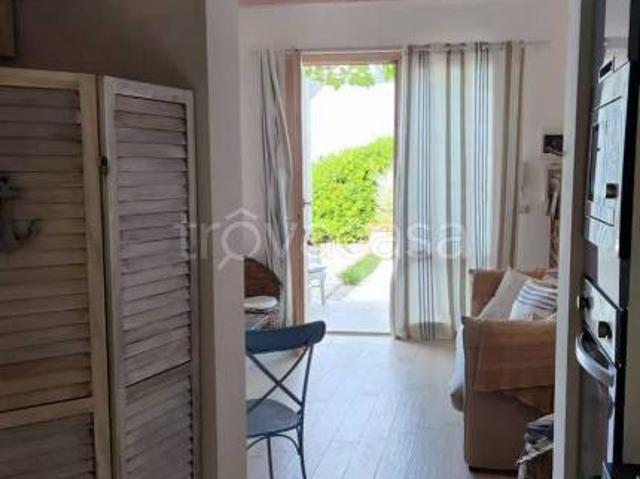 Vendesi villa a schiera a Noto viale Eolie