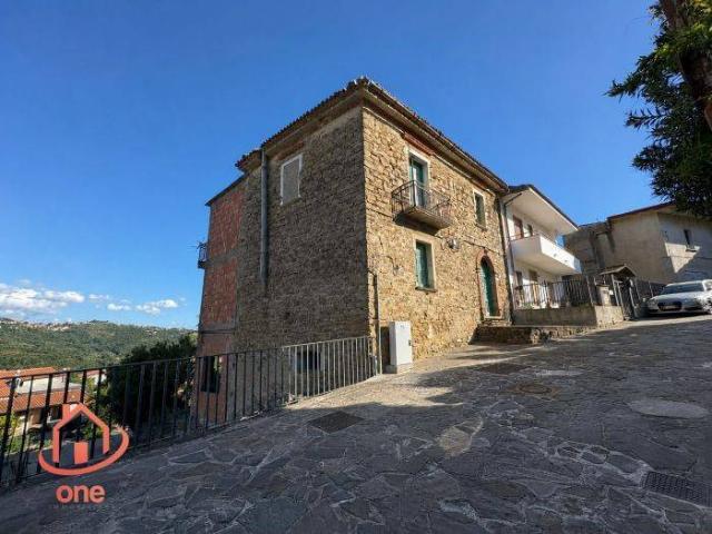 Vendesi villa a schiera a Ogliastro Cilento, Ogliastro Cilento