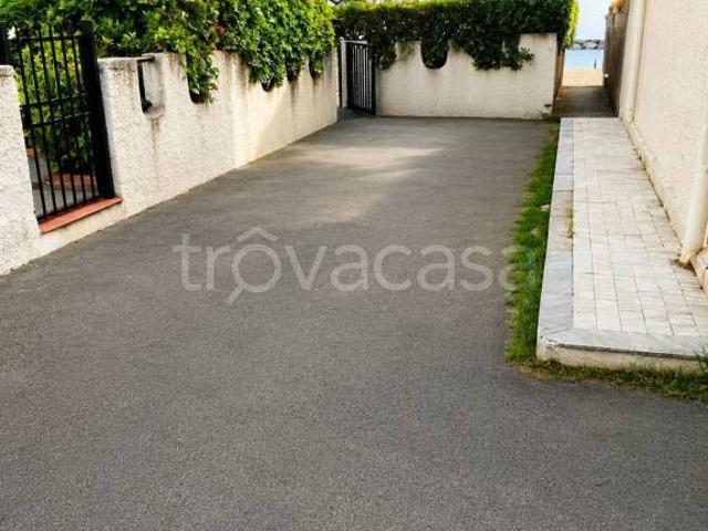 Vendesi villa a schiera a Belvedere Marittimo