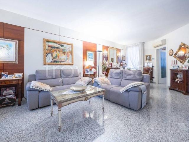 Vendesi villa a schiera a Bologna via San Donato, 211, Pilastro