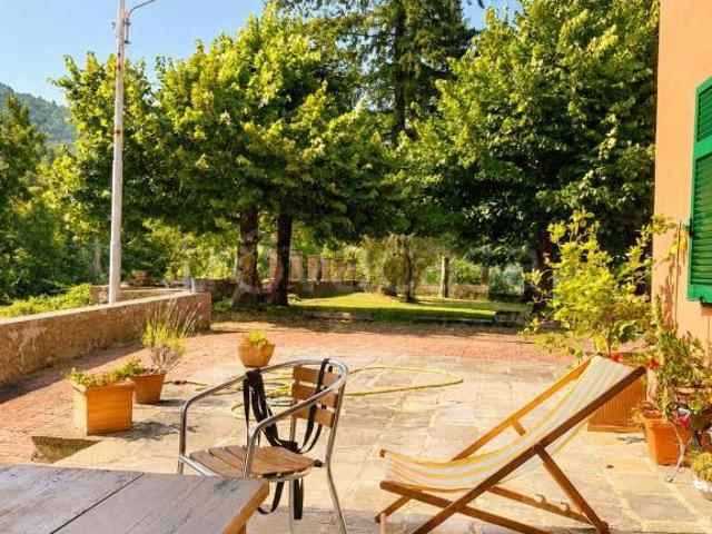 Vendesi villa a schiera a Campi, Calice al Cornoviglio