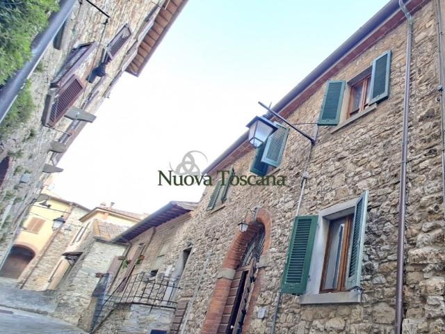 Vendesi villa a schiera a Civitella in Val di Chiana