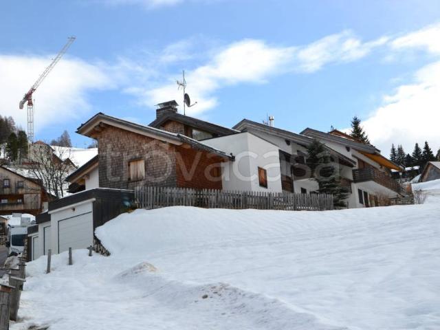 Vendesi villa a schiera a Corvara in Badia strada Arlara