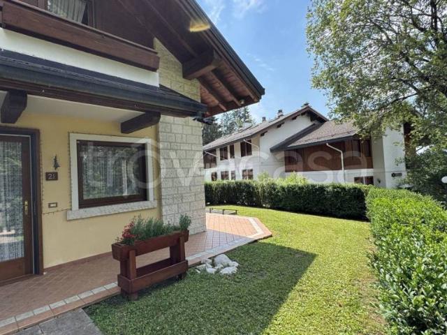 Vendesi villa a schiera a Gallio