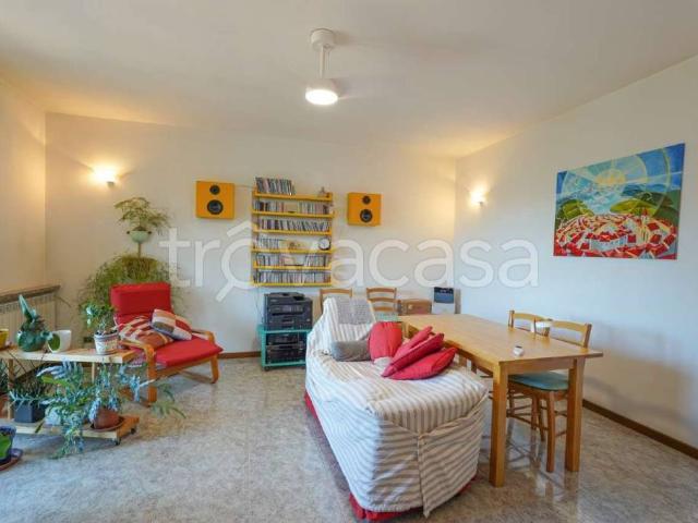 Vendesi villa a schiera a Luzzana via bucaneve 24