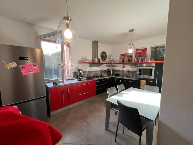 Vendesi villa a schiera a Parma strada Baldacchino, Vigatto