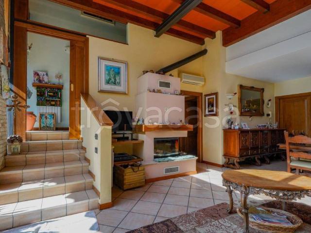 Vendesi villa a schiera a Parma strada Roccatagliata, 20, San Prospero