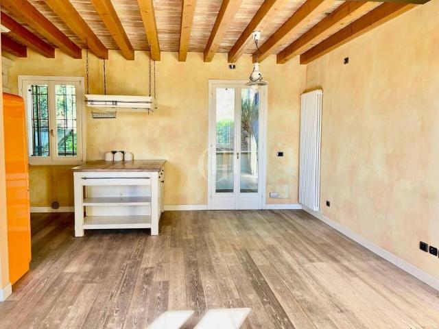 Vendesi villa a schiera a Peschiera del Garda