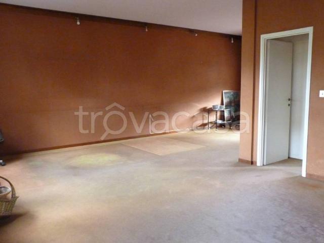 Vendesi villa a schiera a Roma via Apelle, 141, Casal Palocco
