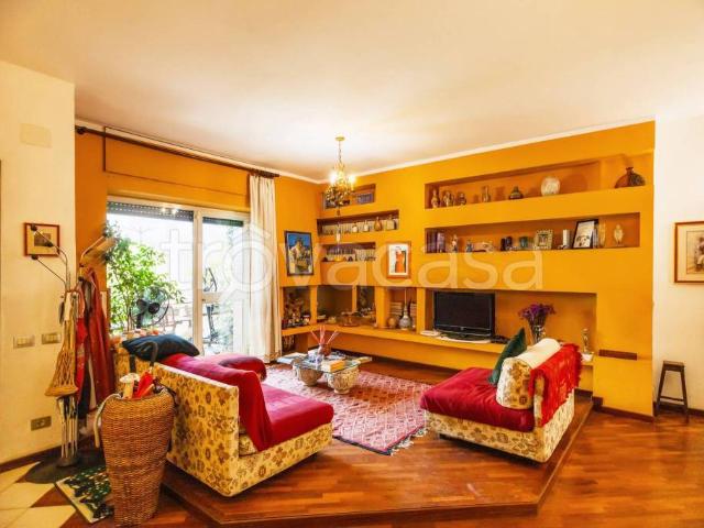 Vendesi villa a schiera a Roma via Calcinaia, 63, Nuovo Salario