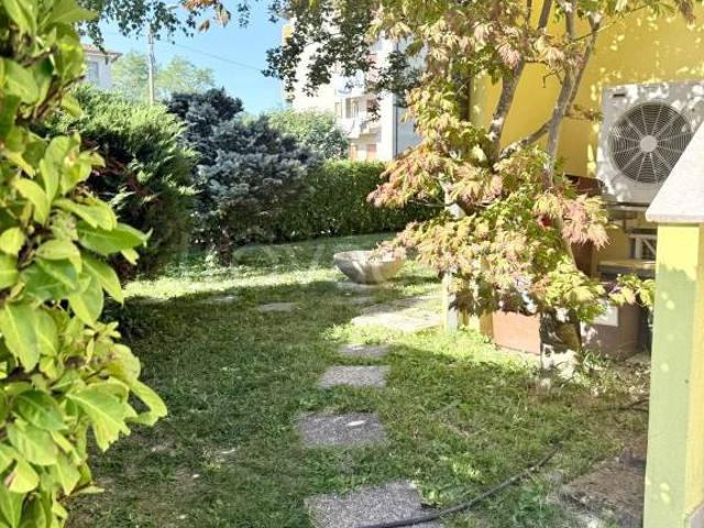 Vendesi villa a schiera a Ronchi dei Legionari via Raparoni