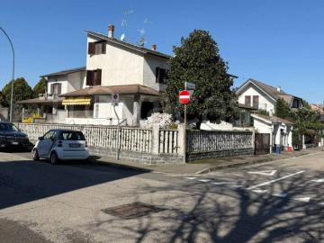 Vendesi villa a schiera a San Giacomo, Zibido San Giacomo