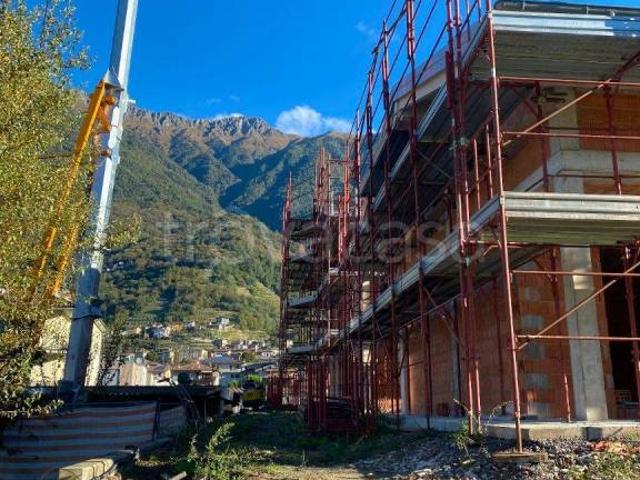 Vendesi villa a schiera a Traona via dei Ram