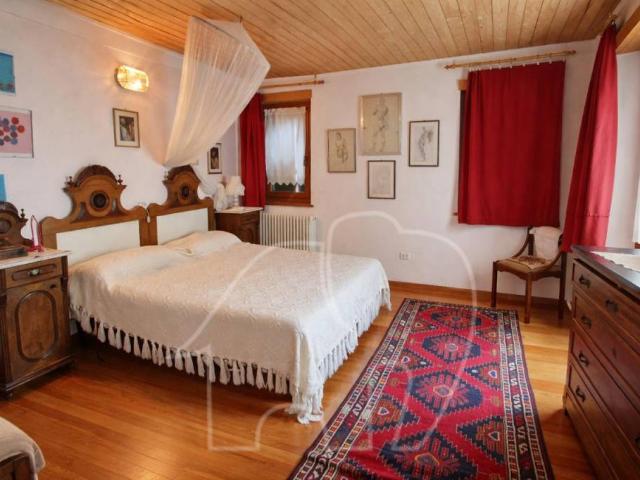 Vendesi villa a schiera a Tremosine sul Garda, Pieve